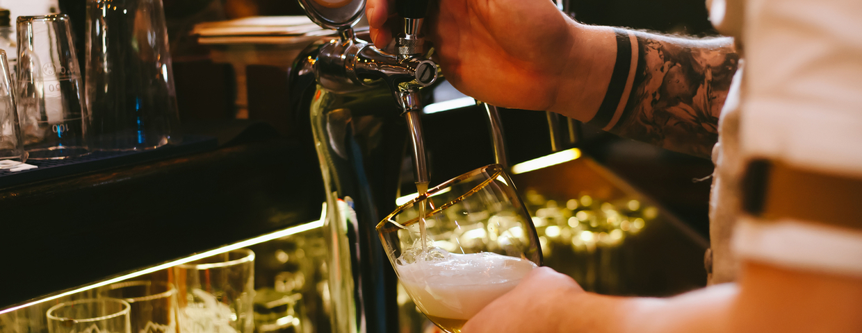 Tinners Public House Beer Pour